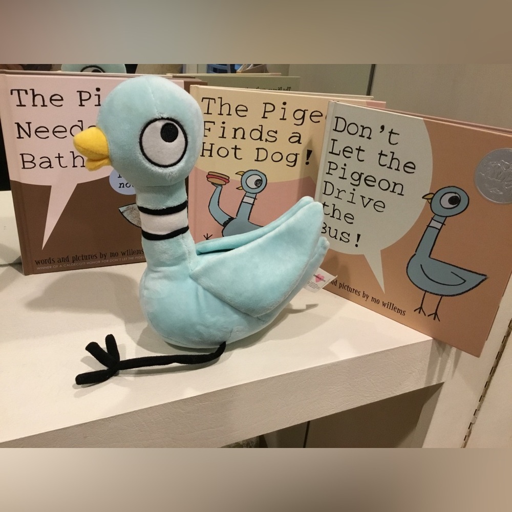 RETIRED KOHL’S CARES PIGEON 11in PLUSH TOY WITH 3 MO WILLEMS BOOKS BUNDLE